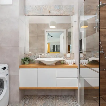 Zaruskiego 3-bedroom By Renters Apartament *